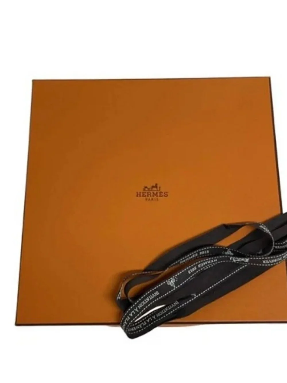 HERMES Carre 90 - Cream Purple Multi Scarf - Picture 4 of 7
